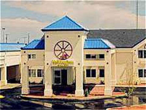 Rocky Inn Express Rocky Mountain House Exterior foto