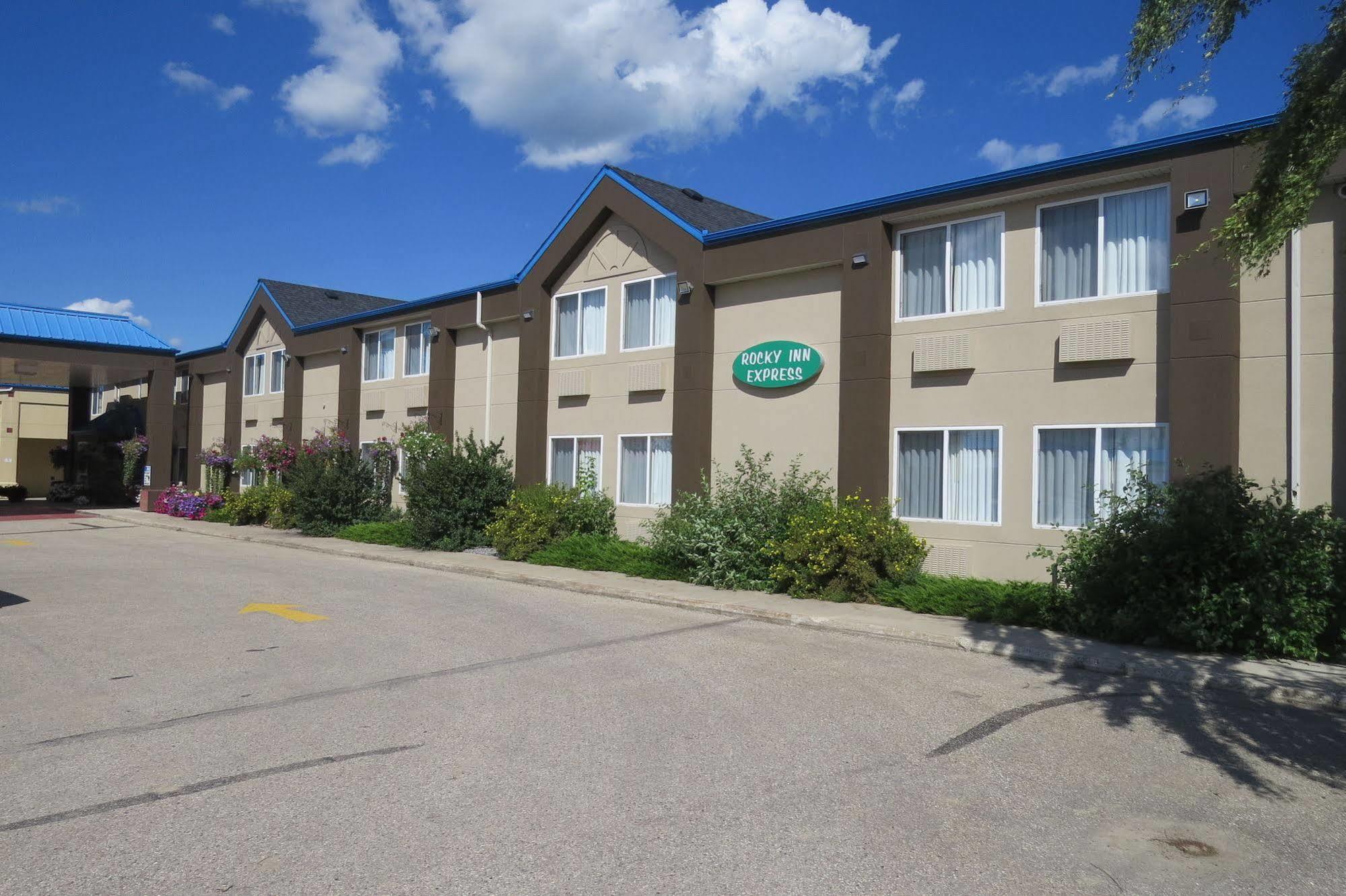 Rocky Inn Express Rocky Mountain House Exterior foto