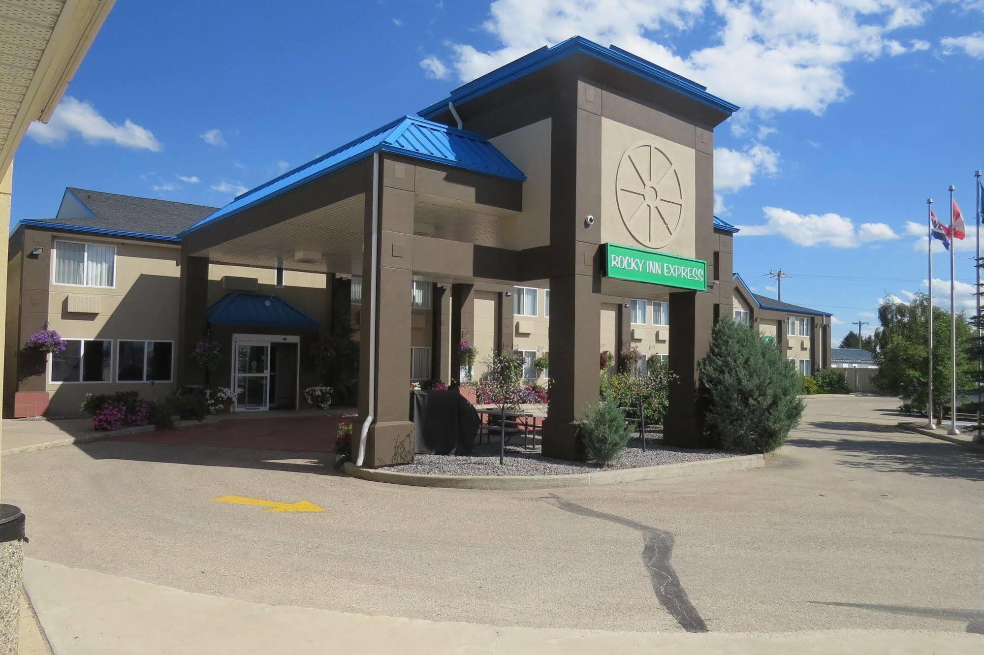Rocky Inn Express Rocky Mountain House Exterior foto